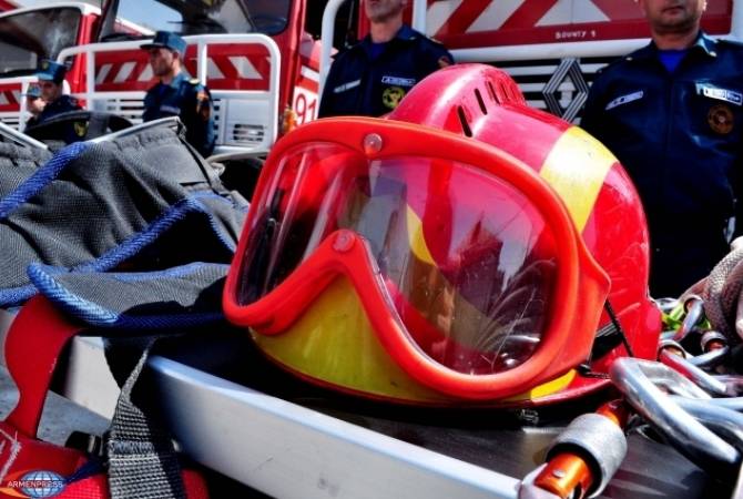 Пожарные-спасатели в  Чаренцаване потушили пожар в  хлеву