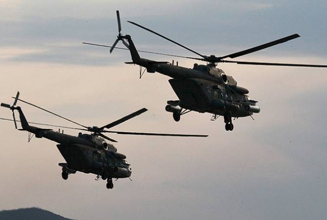 
В Армении молодые вертолетчики ЮВО приступили к выполнению простого и сложного пилотирования в горах
