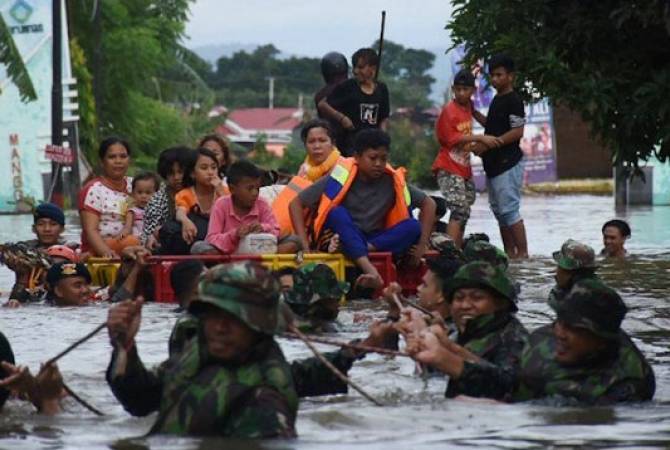 В Индонезии 26 человек погибли из-за сильных наводнений