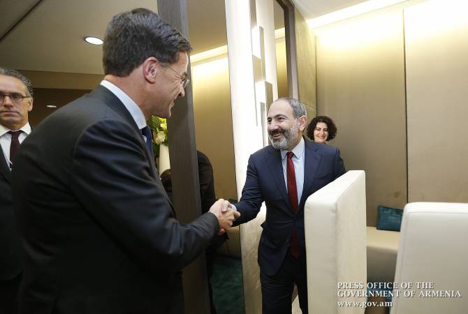 رئيس الوزراء الأرميني نيكول باشينيان يعقد اجتماعاً مع رئيس وزراء هولندا مارك روتا بدافوس وبحث التعاون 
الفعال بين البلدين الصديقين 