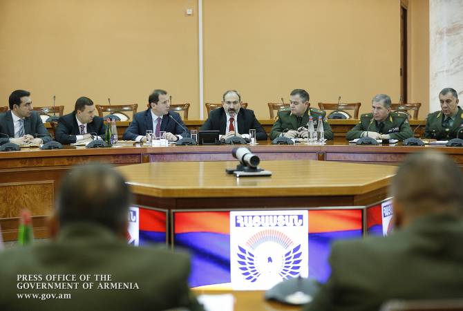 «Le développement normal des forces armées- c'est notre priorité absolue »; Le Premier 
ministre a rencontré des représentants du ministère de la Défense et des Forces armées de la 
République d'Arménie