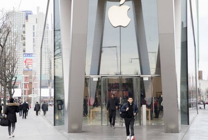 Apple сообщила о снижении квартальной выручки и прибыли
