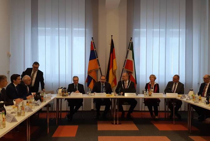 Армения и Германия строят мост для  сотрудничества в сфере образования —  Пашинян 
посетил Кельнский технический университет