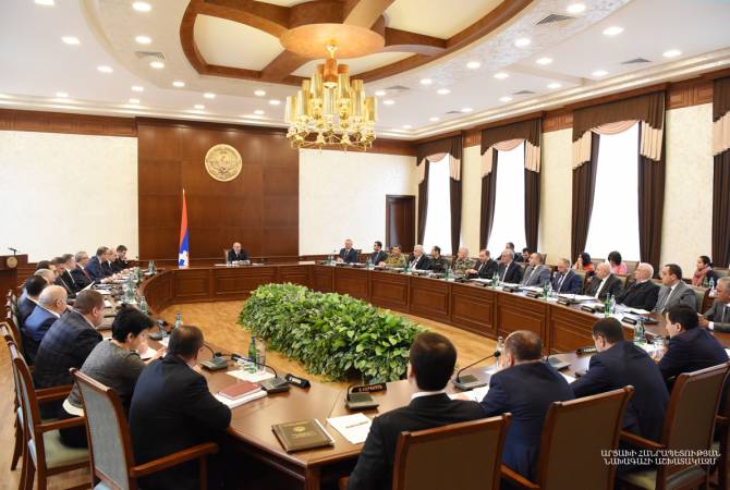 Бако Саакян провел первое в 2019 году заседание правительства Арцаха