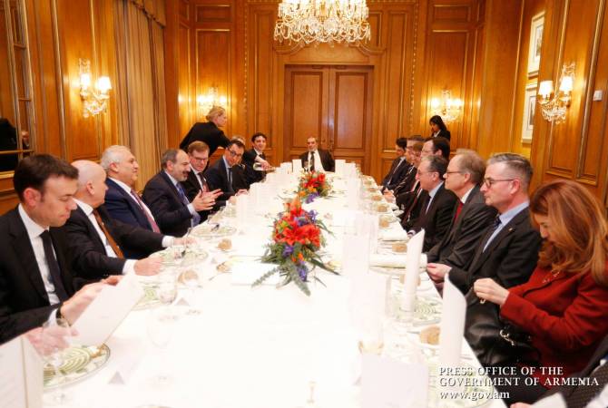 Le Premier ministre a rencontré des membres du groupe d'amitié Allemagne-Sud-Caucase du 
Bundestag