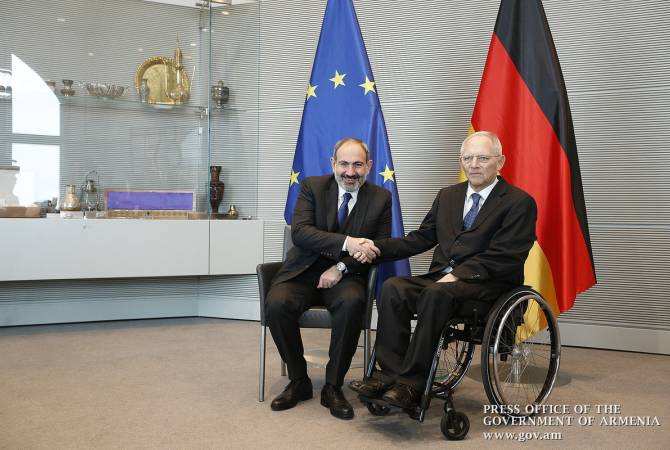 باشينيان يلتقي رئيس الببوندستاغ و.شوبيله ويقيّم إعتراف البرلمان الألماني للإبادة الأرمنية وإدانته 
في2016