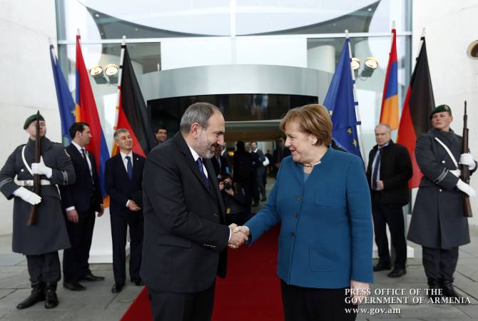 Մենք կաջակցենք, որպեսզի Գերմանիայի տնտեսական ներուժը Հայաստան գա. ՀՀ 
վարչապետը և ԳԴՀ կանցլերն ամփոփել են բանակցությունների արդյունքները

 
