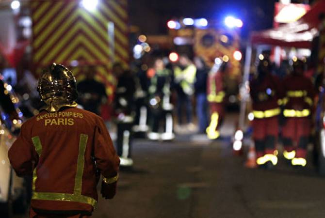 7 dead in Paris building fire 