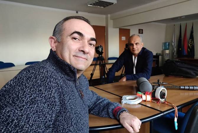 Редактор азербайджанского информационного агентства Turan прибыл в Армению со 
своими журналистами
