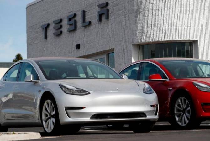 Tesla поставила первые Model 3 в Европу