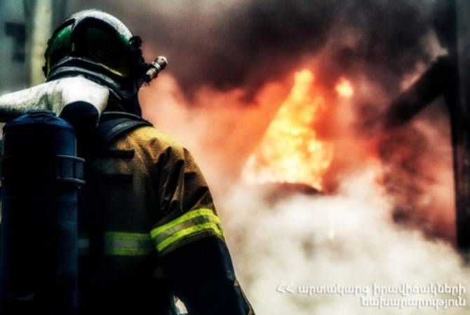  Спасатели потушили пожар в  одном из домов  Армавира 
