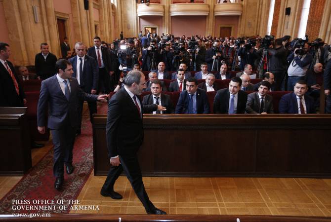 رئيس وزراء أرمينيا نيكول باشينيان يحضر مؤتمر «نموذج جديد للتعاون بين الدولة والمجتمع- تطوير البنية 
التحتية»- 