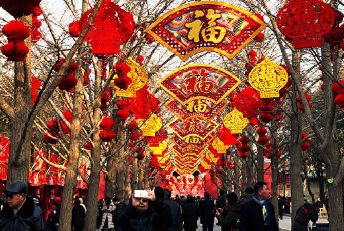 Китайцы за праздники потратили втрое больше, чем киприоты заработали за год