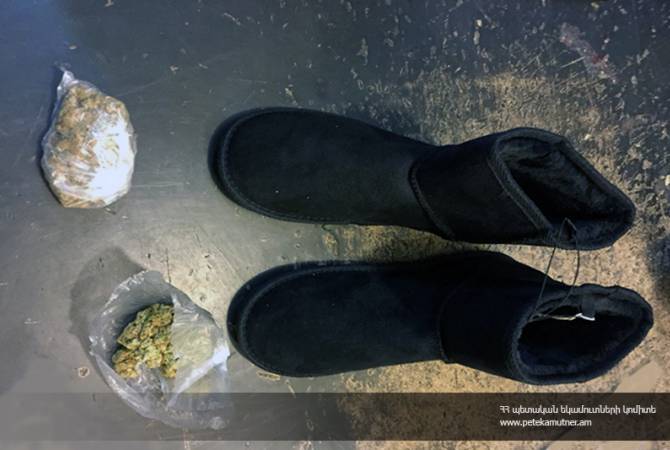 Փոստային առաքանիներում առկա հողաթափերի և կոշիկների մեջ հայտնաբերվել է 
63,89 գրամ քաշով «մարիխուանա» տեսակի թմրամիջոց 