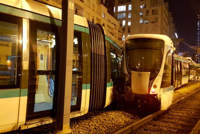 Во Франции при сходе трамвая с рельсов пострадали 12 человек