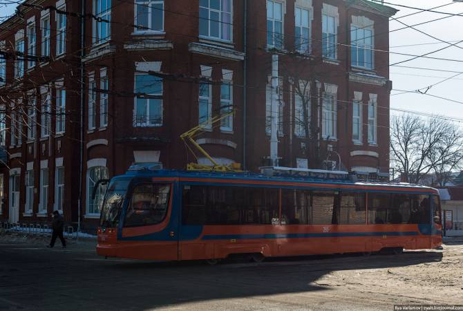 Краснодарец арендовал городской трамвай и весь день возил пассажиров бесплатно