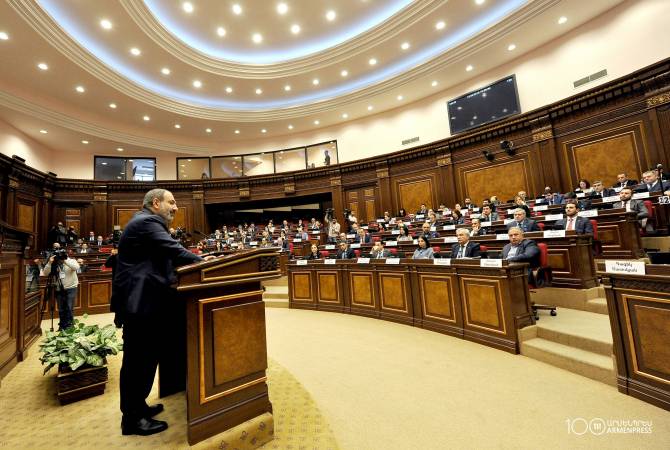 Le Premier ministre arménien explique les avantages du système parlementaires en générale et 
à titre personnel 