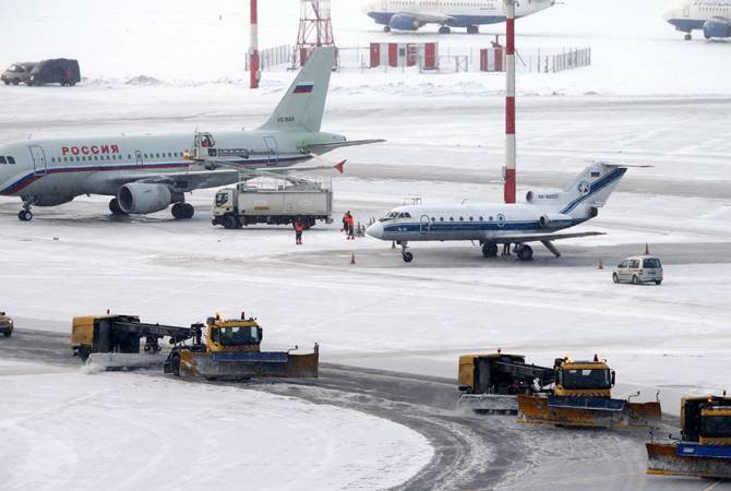 В аэропортах Москвы задержаны или отменены многие рейсы: среди них – ереванский 
рейс