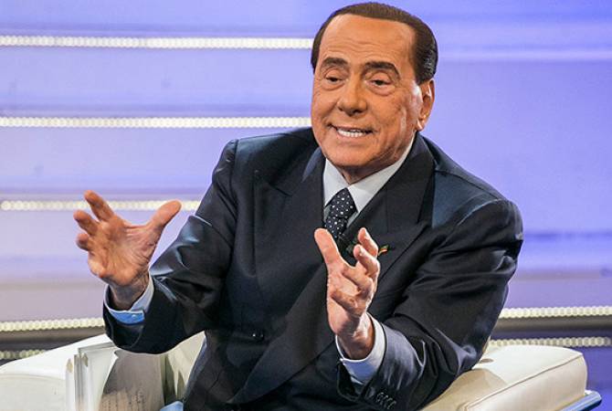 Берлускони назвал не голосующих за него итальянцев "полоумными"