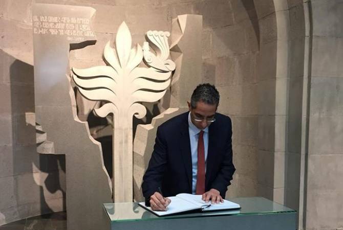 Cypriot defense minister honors Armenian Genocide victims at Yerevan memorial 
