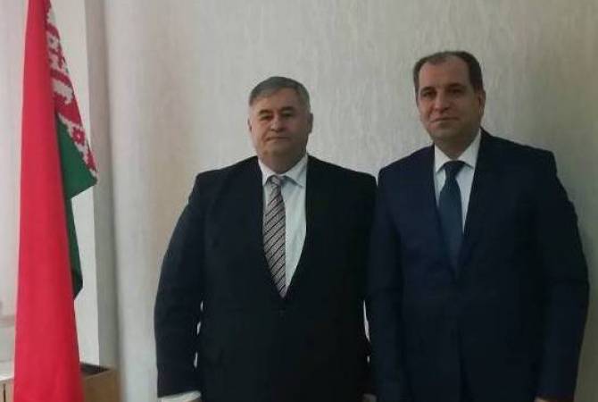 Посол Армении встретился министром информации Беларуси

