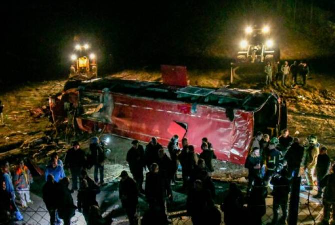 Правительство Македонии объявило траур 14-15 февраля после ДТП с автобусом