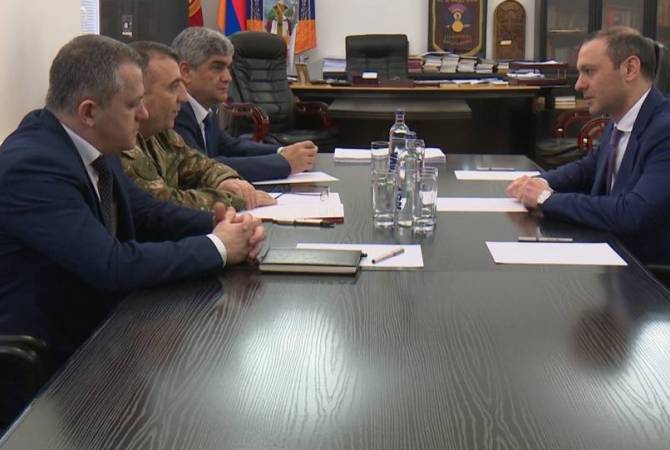 Министр обороны Республики Арцах принял секретаря Совета безопасности Армении