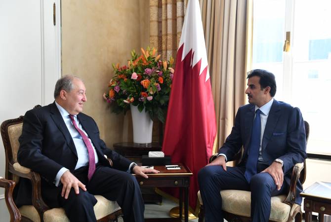 رئيس الجمهورية أرمين سركيسيان يعقد اجتماع مع أمير قطر تميم بن حمد آل ثاني في إطار مؤتمر ميونيخ 
للأمن بألمانيا 