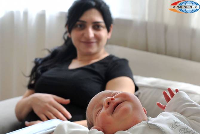 В Ереване за неделю родилось равное число мальчиков и девочек