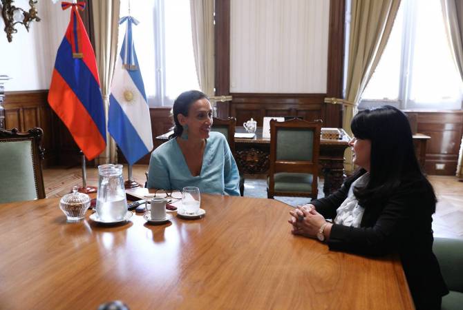 سفيرة أرمينيا بالأرجنتين إستيرا مكرتوميان تلتقي نائبة رئيس الأرجنتين غابرييلا ميتشيتي التي تبدي 
رغبتها في زيارة أرمينيا