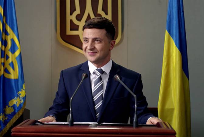 Владимир Зеленский остается лидером в рейтинге кандидатов на пост президента 
Украины