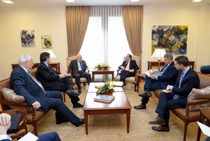 Armenian FM highlights creation of favorable atmosphere for NK conflict settlement in a 
meeting with OSCE MG Co-chairs  