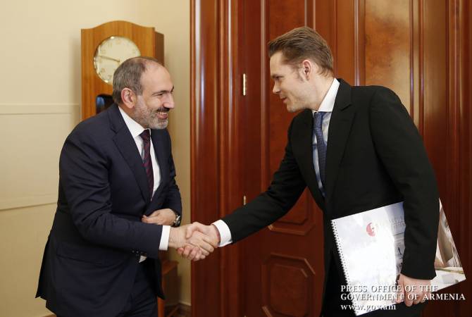 « Merci pour tout ce que vous faites pour l'Arménie»; Nikolas Aznavour à Nikol Pashinyan