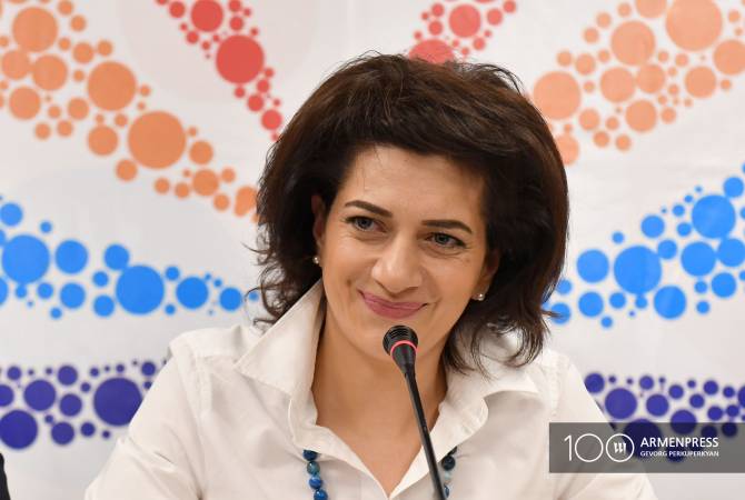 Armenian PM’s spouse temporarily suspends ‘Women for Peace’ campaign