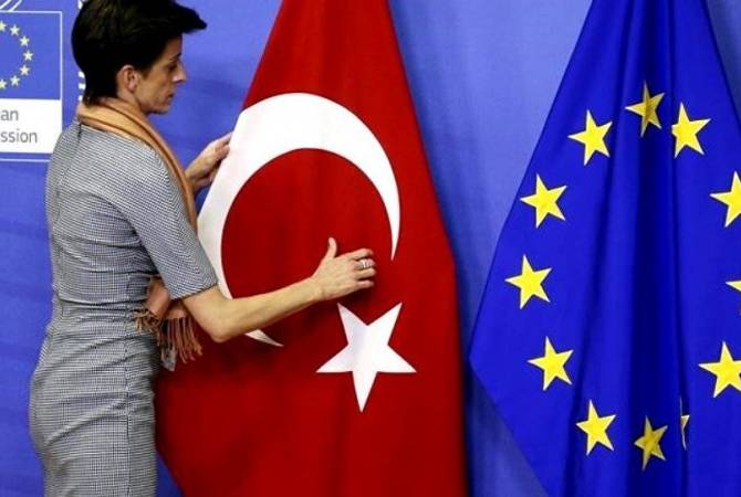Европарламент призвал ЕС приостановить переговоры о вступлении Турции в сообщество