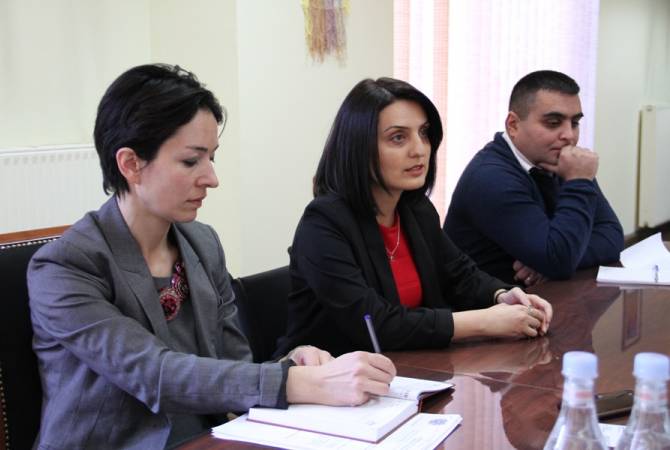 Заруи Батоян встретилaсь с директором World Vision Armenia