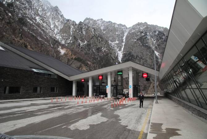 Автодорога   Степанцминда-Ларс открыта  для  всех видов  транспорта