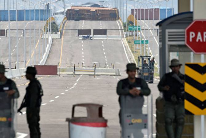 Венесуэла закрыла три моста на границе с Колумбией