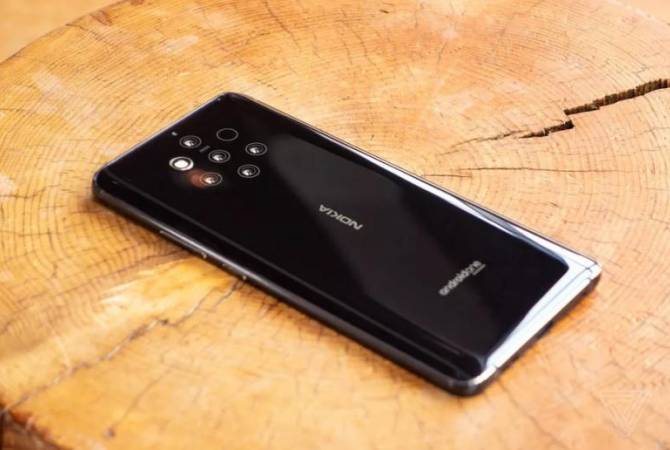 Nokia представила смартфон с пятью тыловыми камерами