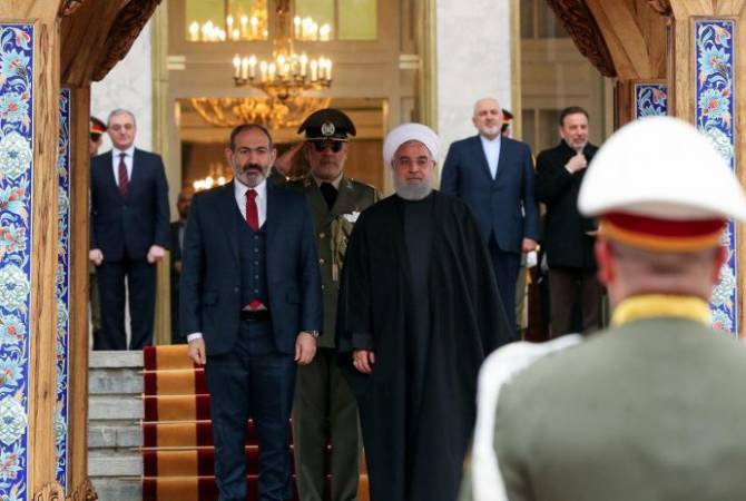 Iranian FM back to work, attends Pashinyan welcoming ceremony 