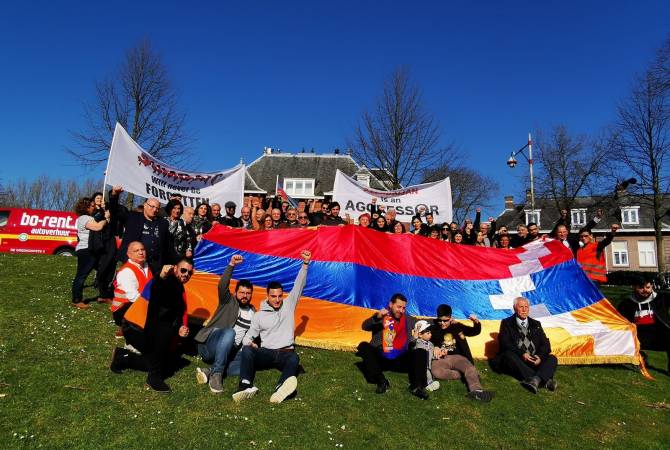 المنظمات الأرمنية- الهولندية تنظّم مسيرة تضامناً مع آرتساخ أمام السفارة الأذربيجانية بلاهاي ولإحياء 
ذكرى ضحايا مجازر سومكايت ومدن أخرى في أذربيجان ضد الأرمن من 1988-1990- صور-