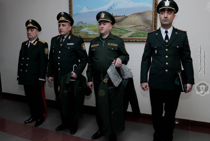 Офицеры и унтер-офицеры ВС Армении будут иметь новую форму