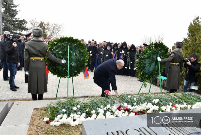 ‘One of the greatest’: President honors slain PM Vazgen Sargsyan 