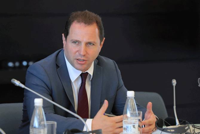 ‘’Jusqu’à ce que les négociations n’aient pas abouti, il faut qu’on soit prêt à la guerre’’, dit le 
ministre arménien  de la Défense