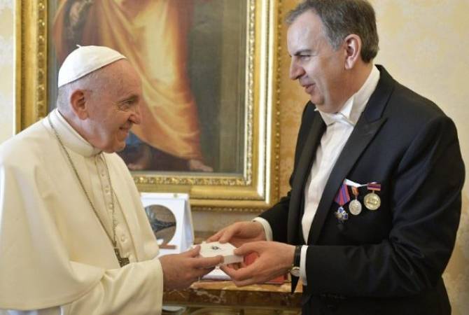 Папа Римский  Франциск принял посла  Армении Карена  Назаряна