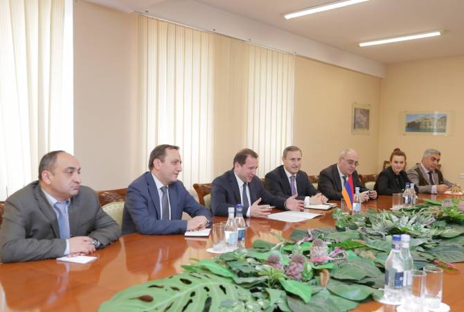 Le ministre arménien de la Défense et le Secrétaire général de l'OTAN discute de la coopération 
l’Arménie-OTAN