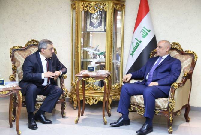 L'Ambassadeur Poladian et le ministre des Transports irakien ont évoqué les possibilités de vols 
directs entre Erevan et Bagdad
