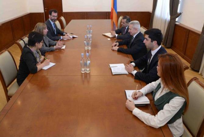 Rencontre entre le  ministre arménien des Finances et l’Ambassadeur des Etats-Unis en Arménie

