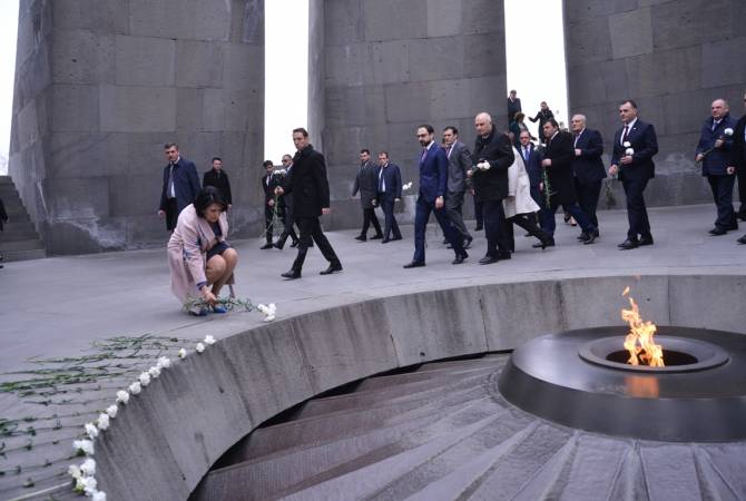 Visiting President of Georgia pays homage to Armenian Genocide victims at Yerevan memorial 