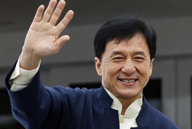 СМИ: Джеки Чан призвал актеров бороться с бедностью в Китае